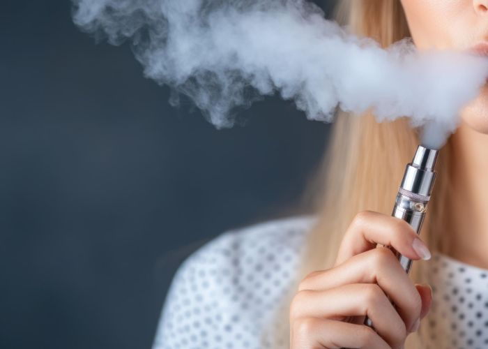 Cigarro eletrônico (vape): por que o vício em nicotina virou o problema dos jovens